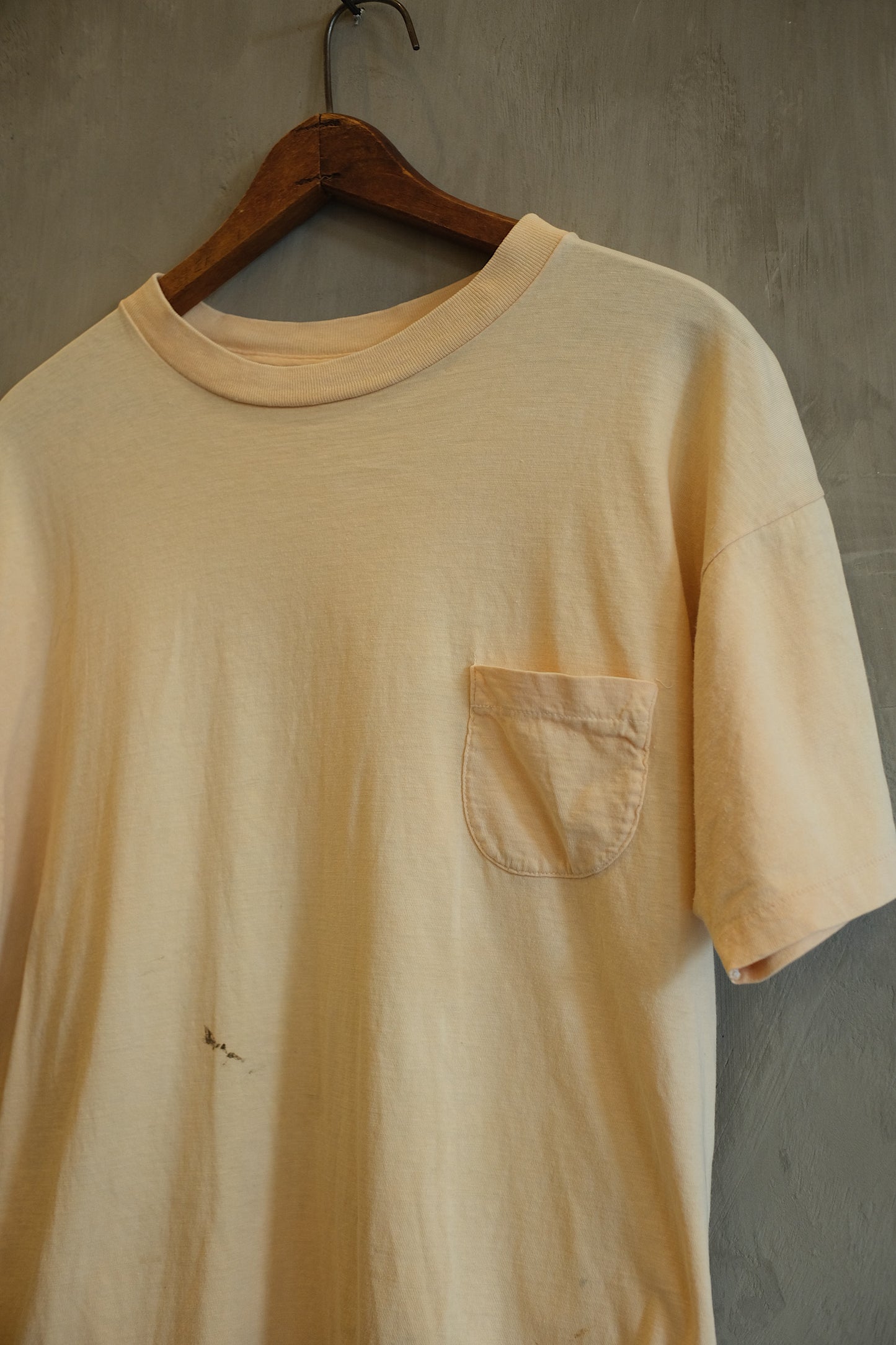 70’s Round Pocket Tee